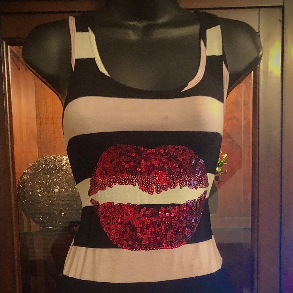 Lip shirt